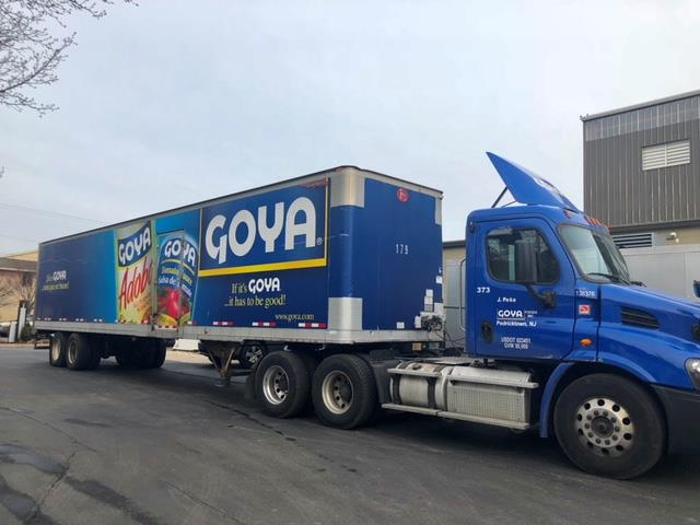 Goya dona 40,000 libras de alimentos al Food Bank of Delaware