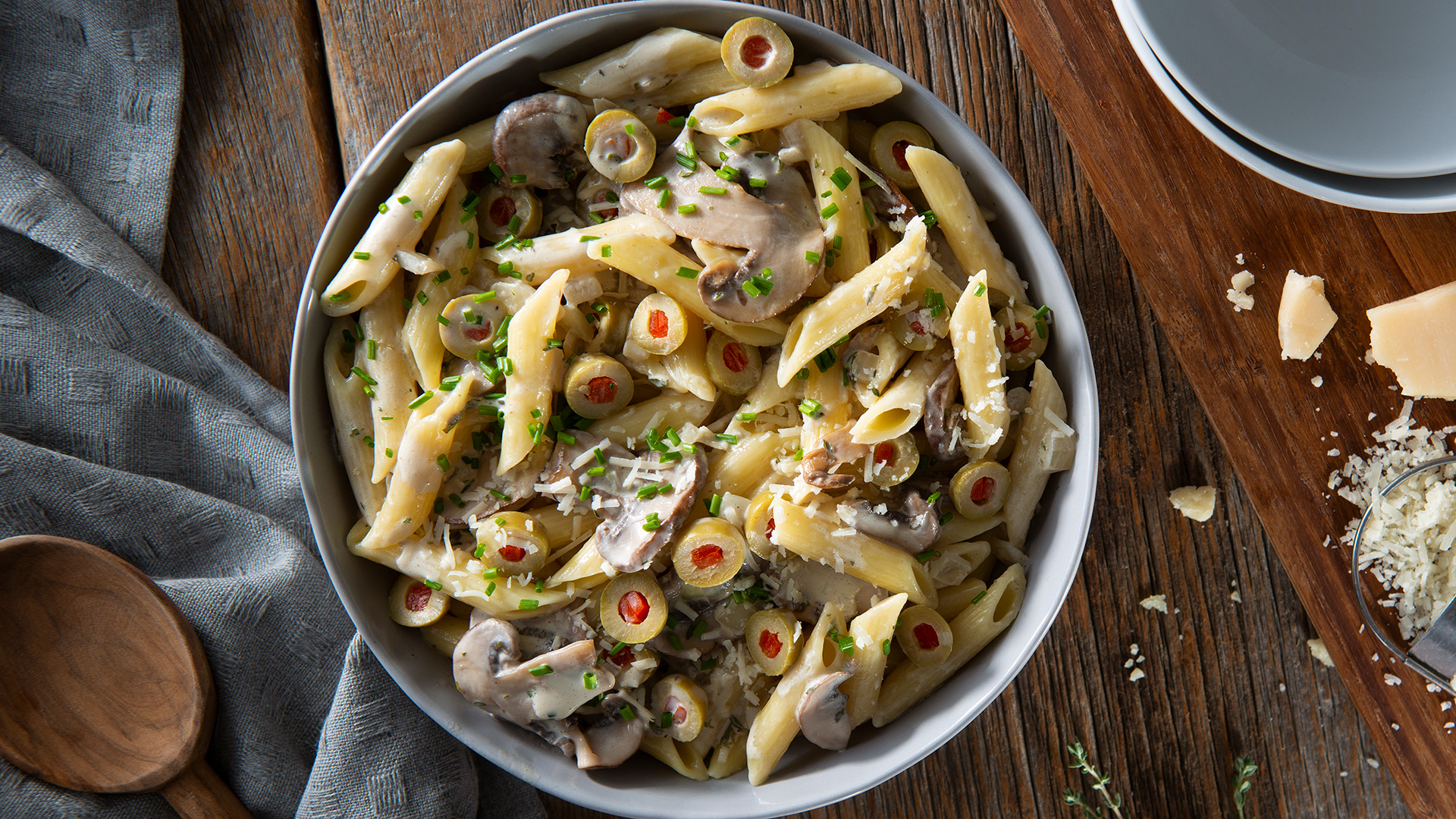 Creamy Pasta with Mushrooms and Olives