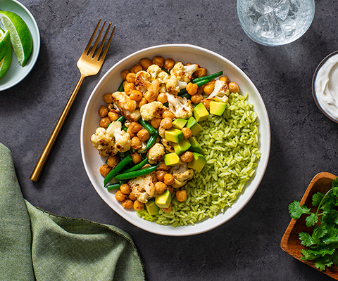 Green Rice and Roasted Chickpeas Bowl