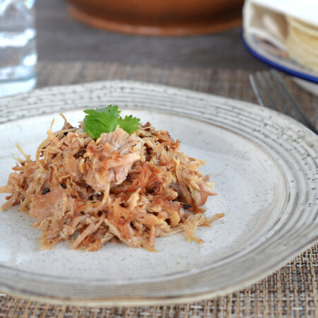 MiPlato Carnitas de Cerdo Salteadas con Ajo y Cebolla