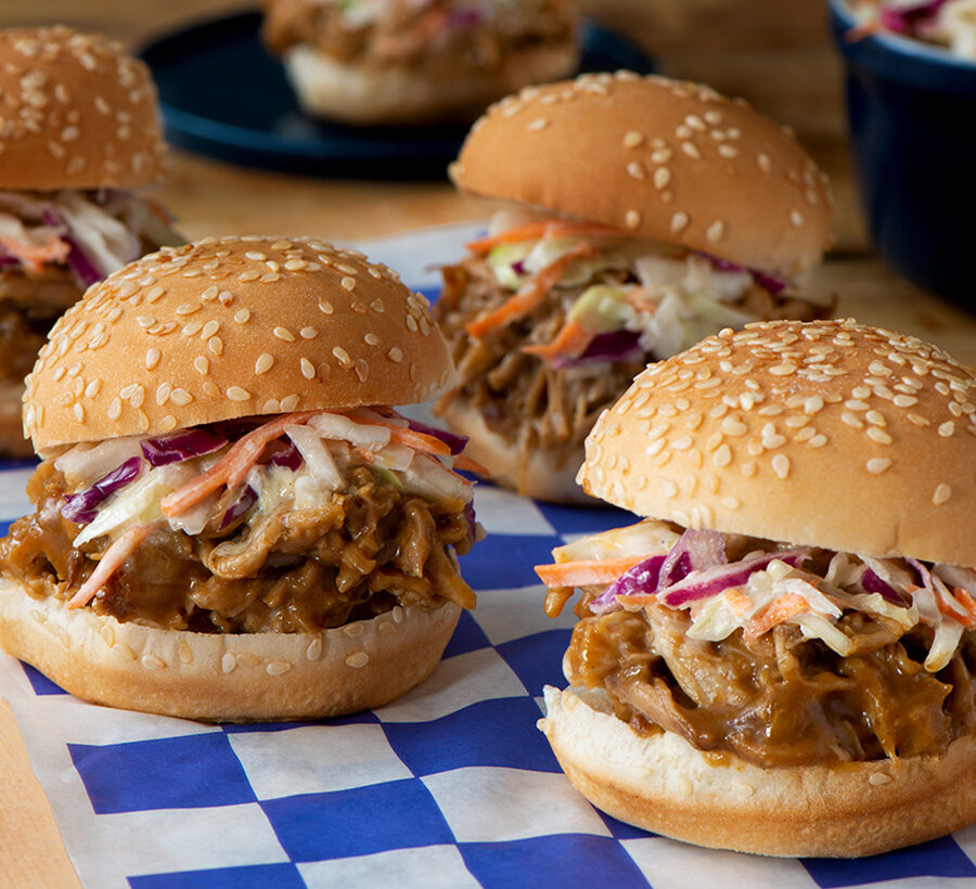 Mini Hamburguesas de Pernil Desmechado con Chipotle