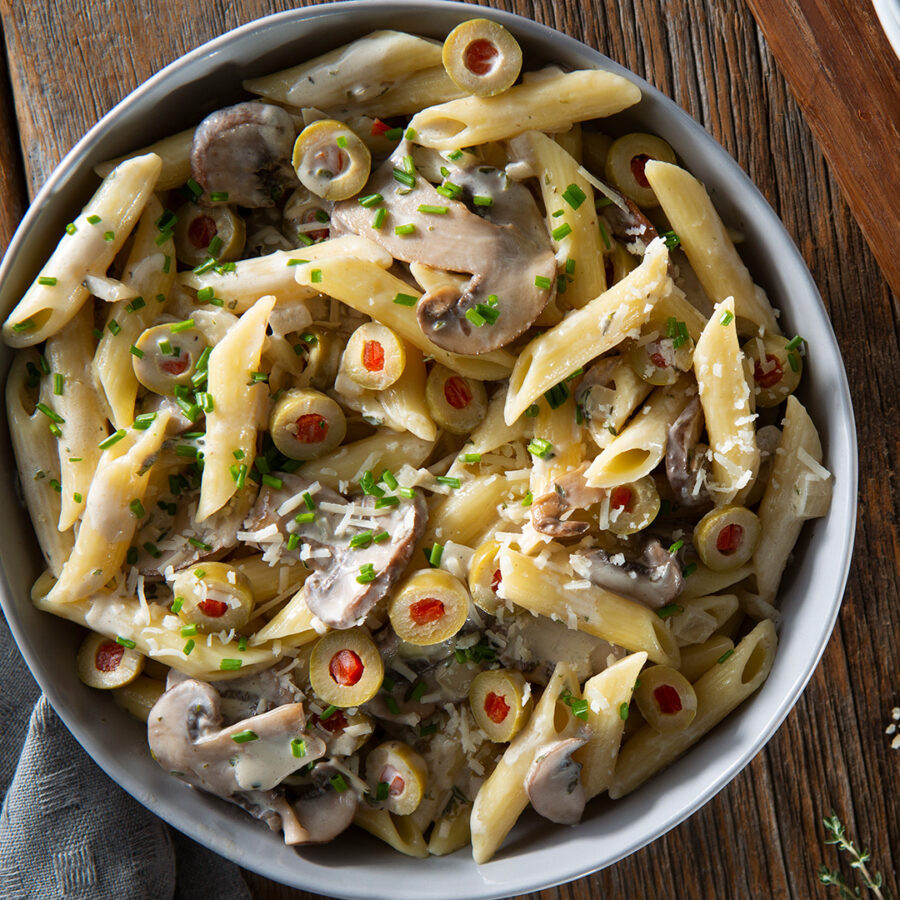 Creamy Pasta with Mushrooms and Olives