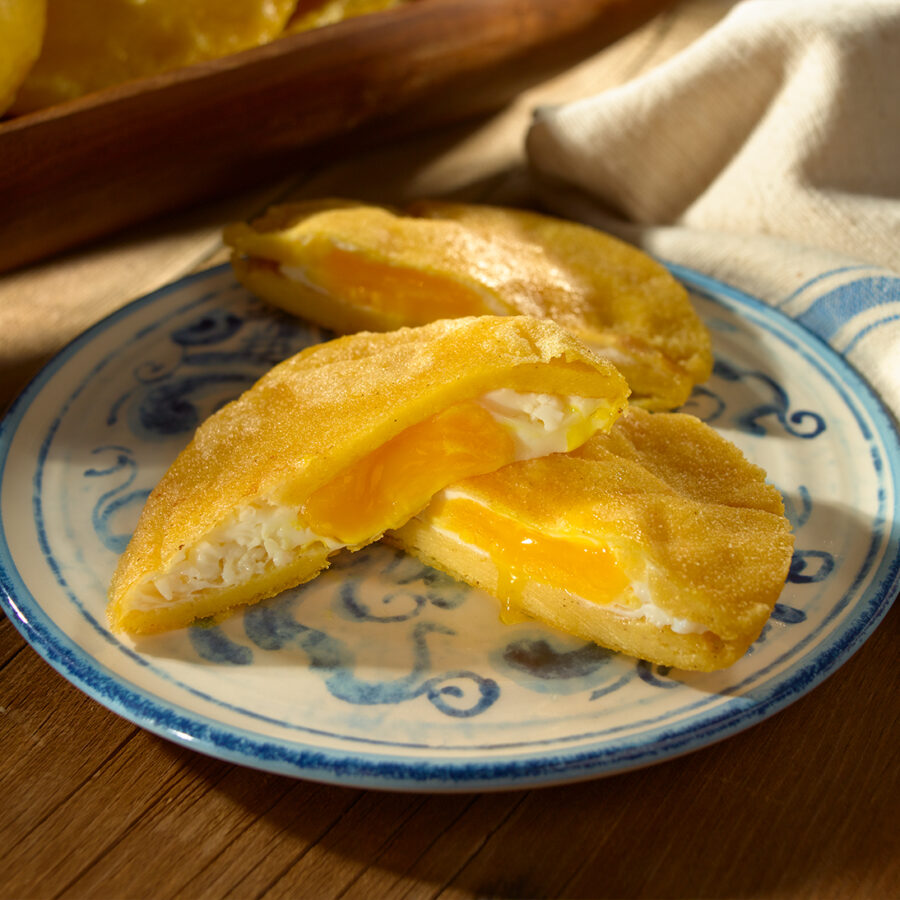 Egg-Stuffed Arepa