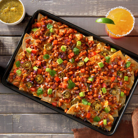 Nachos de Frijoles Pintos con Chipotle