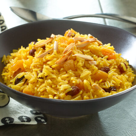 Pilaf Dorado con Albaricoques, Pasas y Almendras