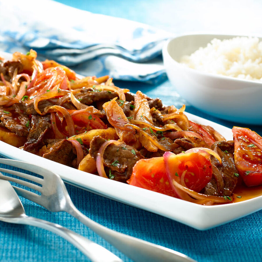 Lomo Saltado –  Carne y Papas Fritas al Estilo Peruano