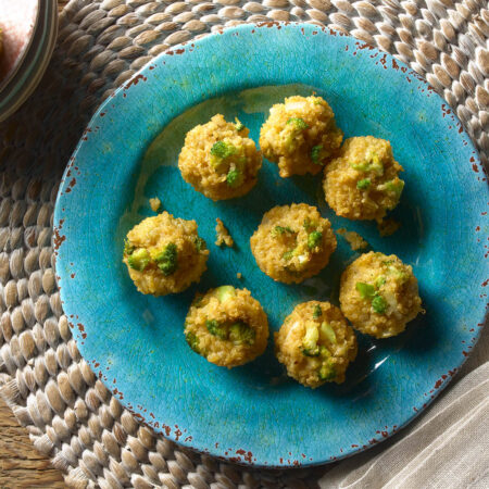Quinoa Bites with Cheese and Broccoli