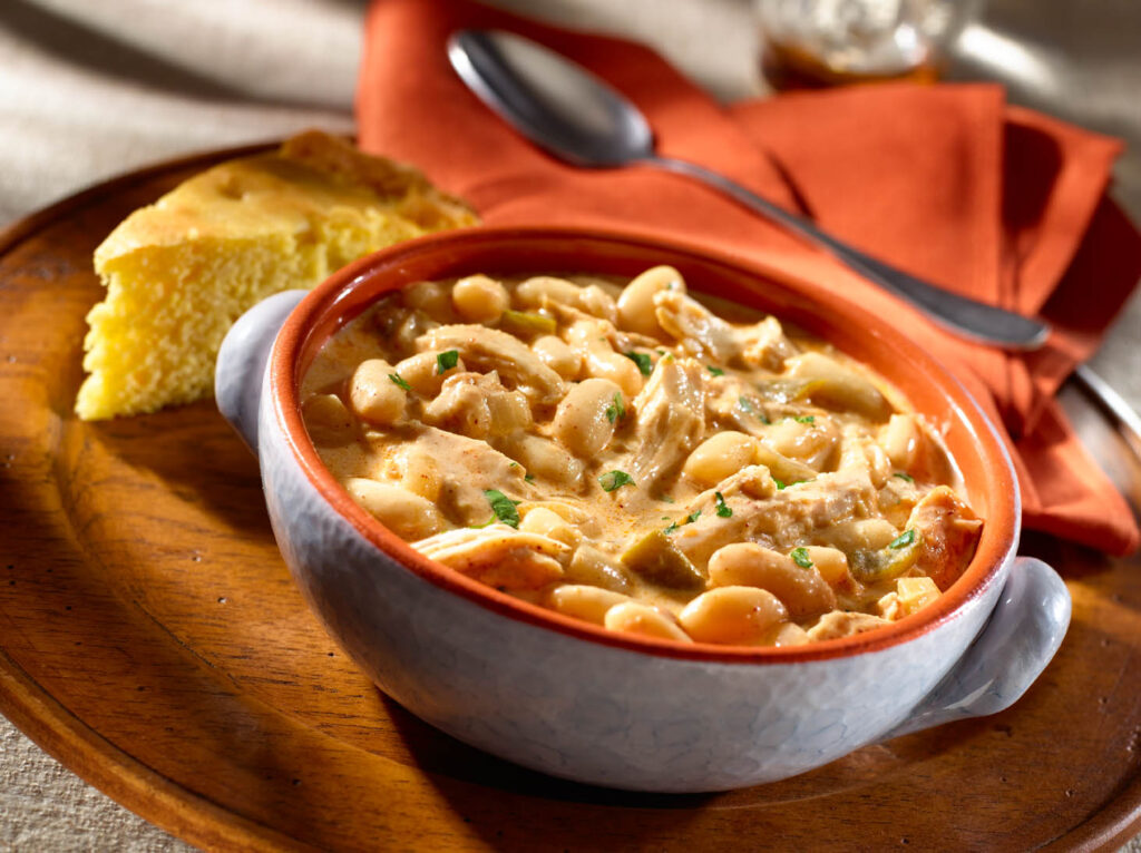 https://www.goya.com/wp-content/uploads/2023/12/white-bean-and-chicken-chili-1024x766.jpg