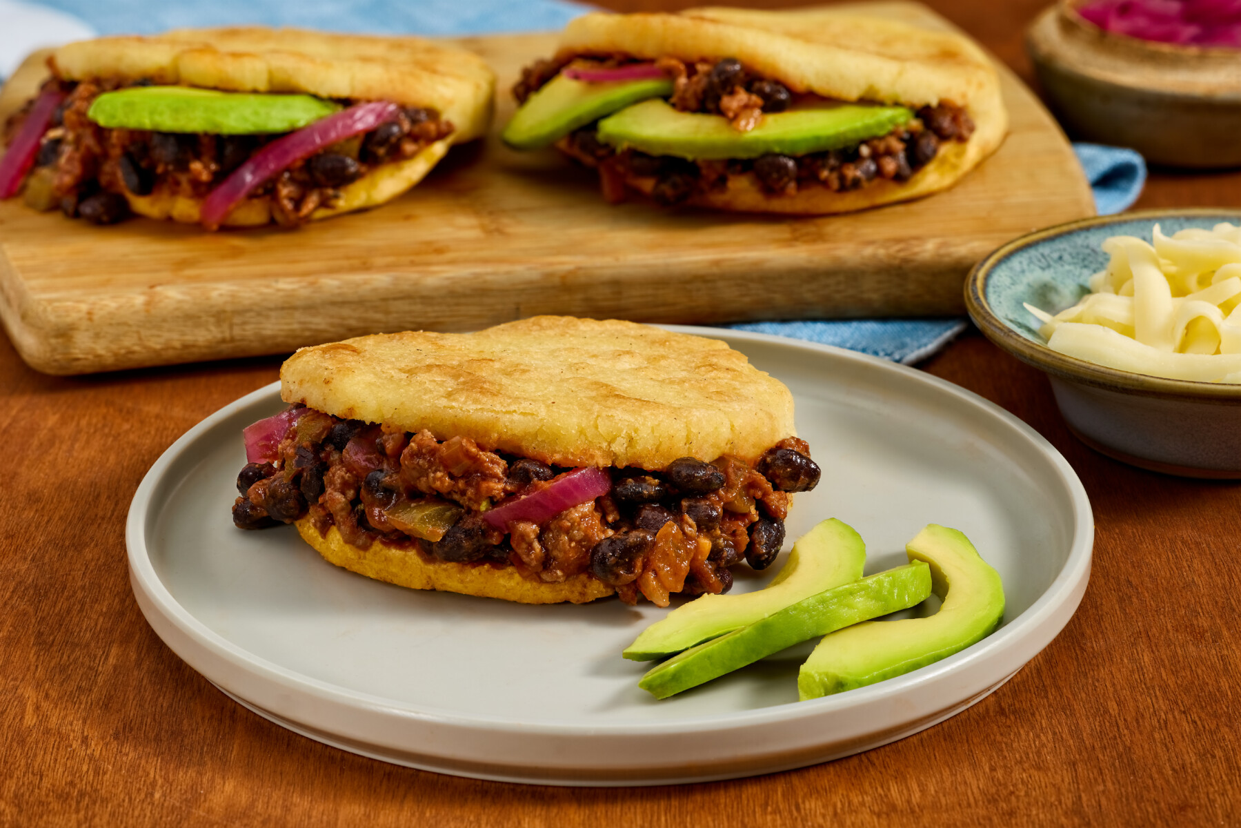 Arepas Rellenas con Chili de Frijoles Dulce y Ahumado