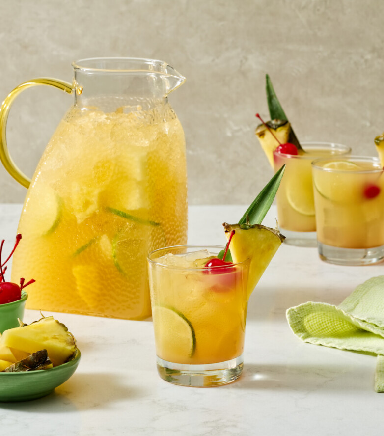 Skinny Piña Colada Spritz