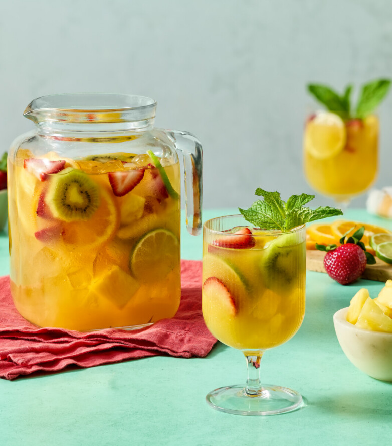 Skinny Tropical Fruit Punch